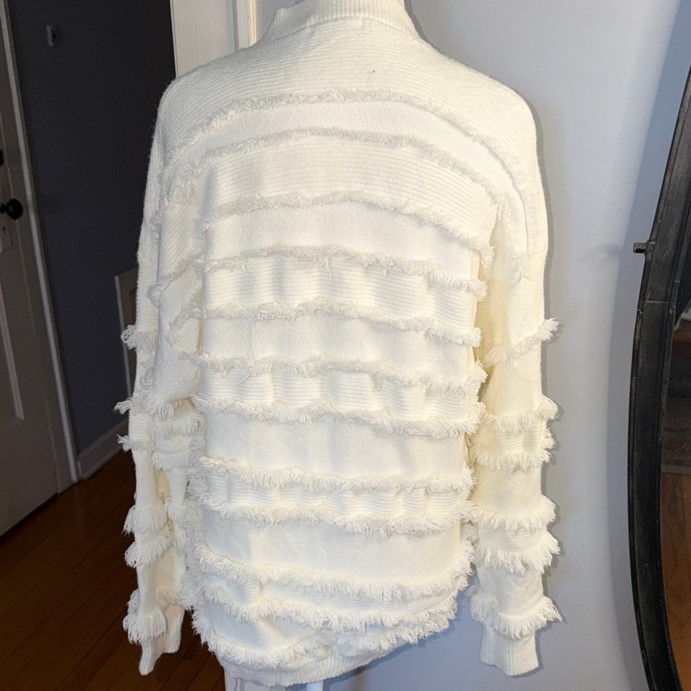 Andthewhy Elegant Cream Fringed Sweater size M/L - Picture 7 of 10